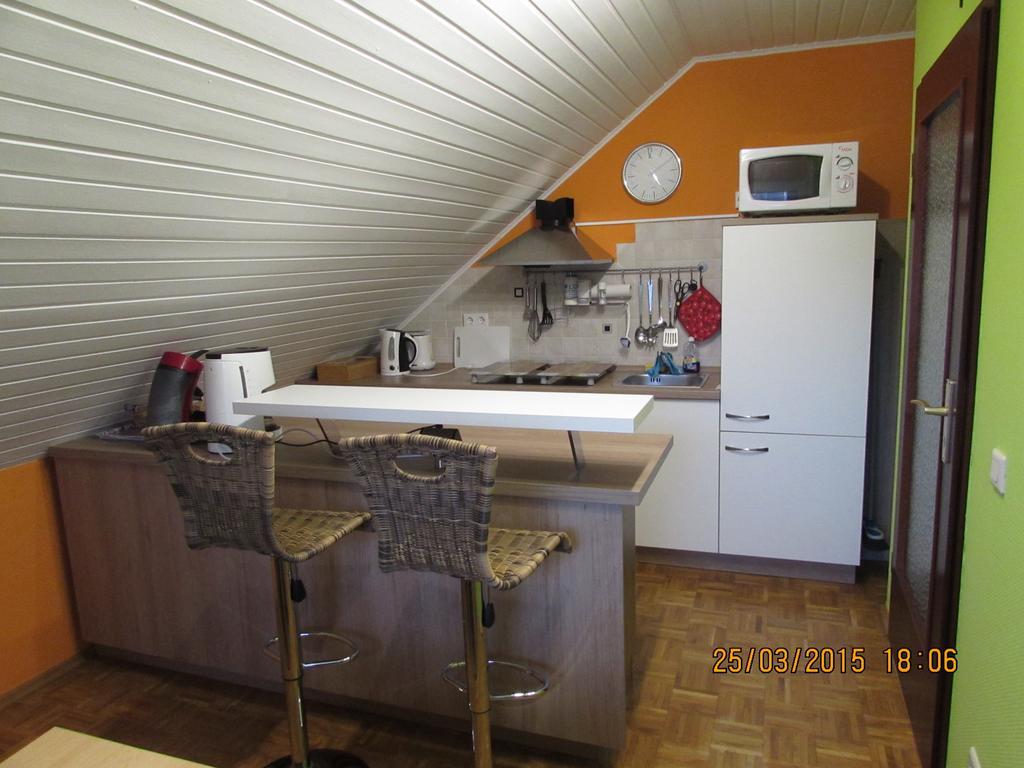 Eifel-Landhaus Ferienwohnungen "Em Gardestueffje" Mechernich Szoba fotó